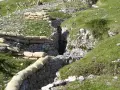 Trincee e sacchi di sabbia sul Monte Zebio ad Asiago, testimonianza della Grande Guerra.