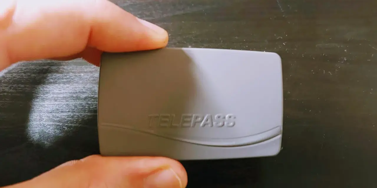 Dito il Telepass, pronto per il cambio targa.
