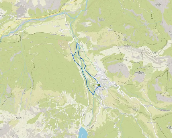 Mappa di Entracque con sentiero blu che indica entracque escursioni facili. Si vedono rilievi montuosi e strade.