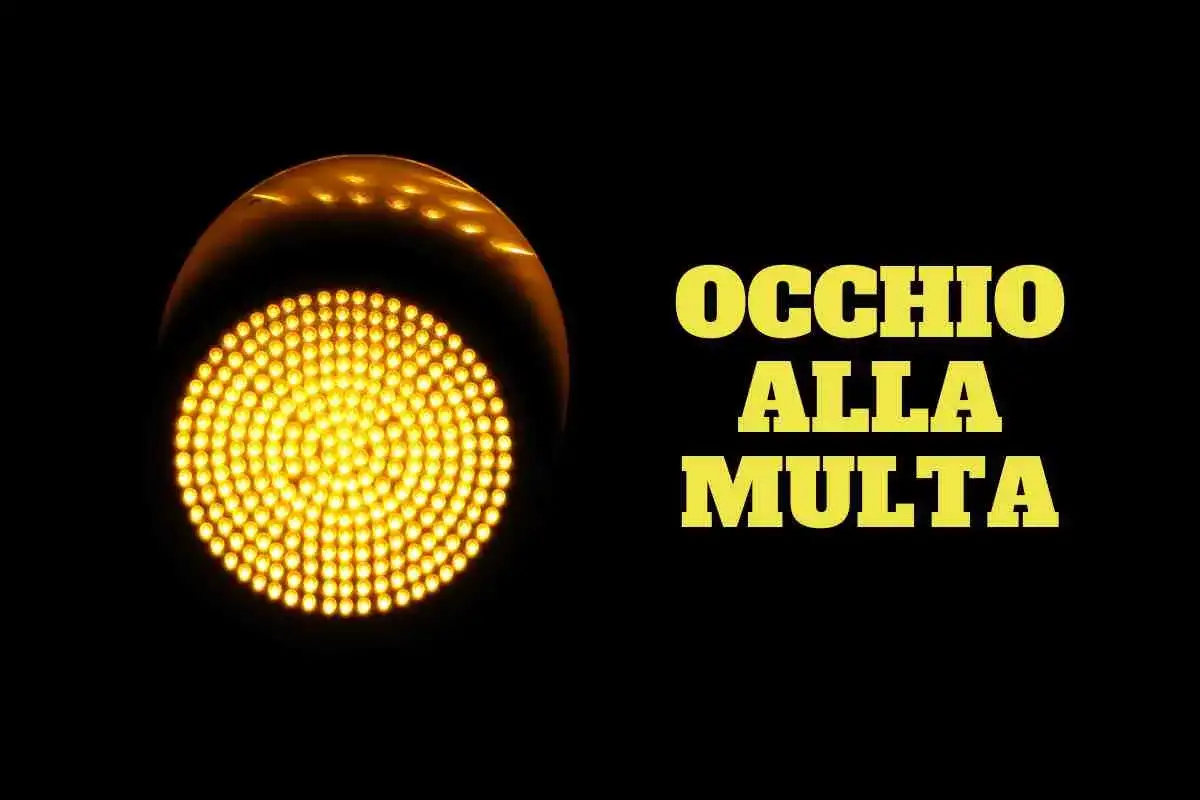 Semaforo giallo acceso, testo 